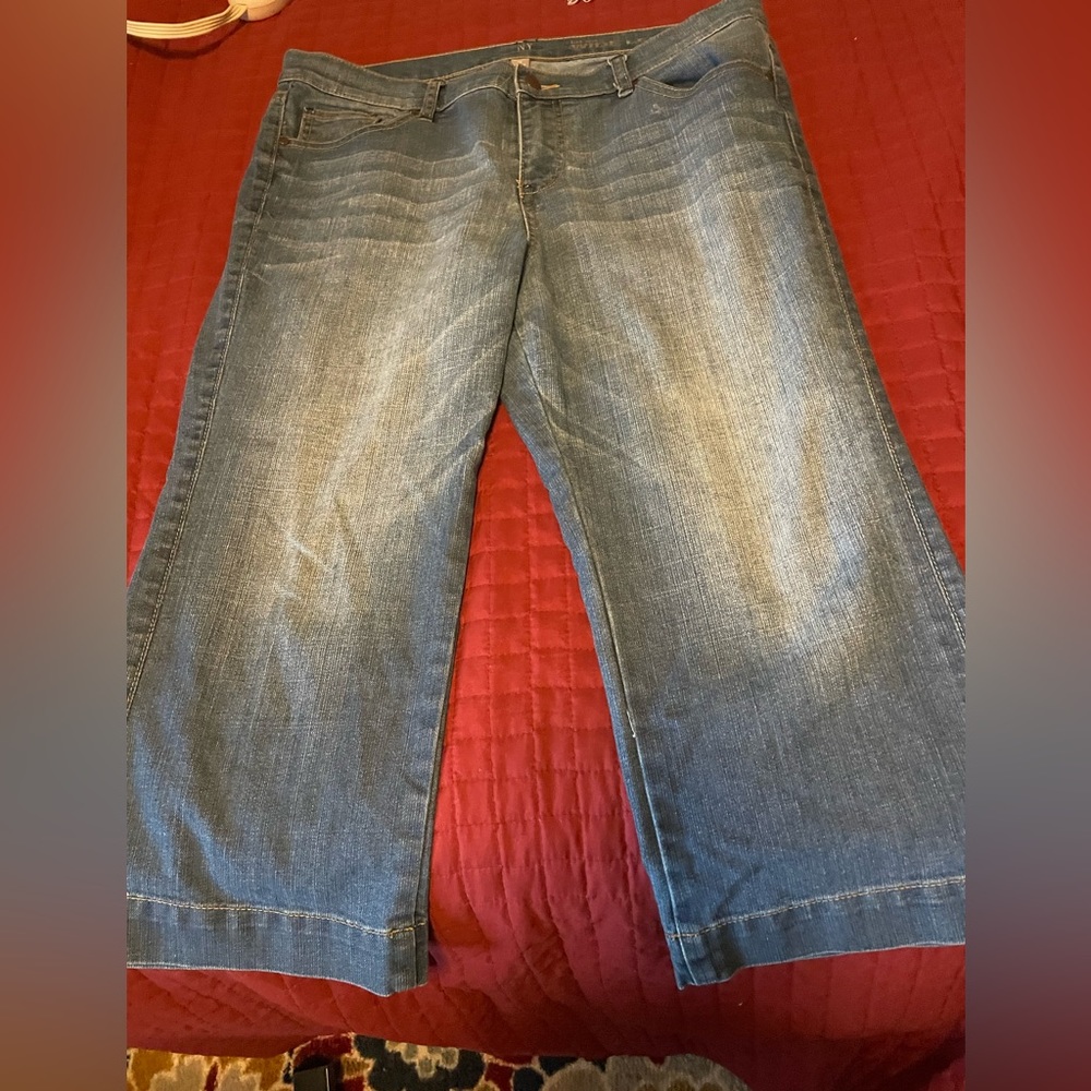 Cropped denim jeans